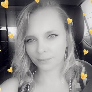 Meet your Posher, Holly